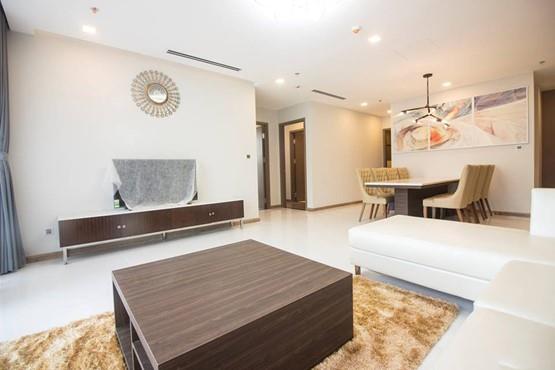 vinhomes central park apartment for rent in binh thanh district hcmc BT105P918 (2)